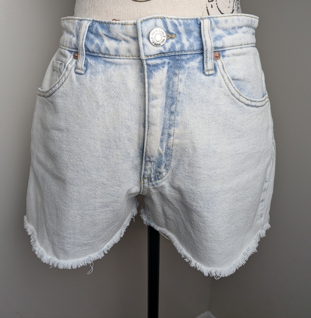 WILD FABLE Light Acid Wash Cut Off Faded Mid Rise Raw Hem Jean Shorts Size 6